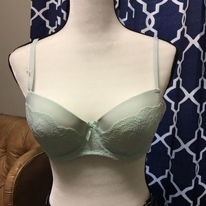 🎀🌹Mint Green Bra with lace accents 🎀🌹